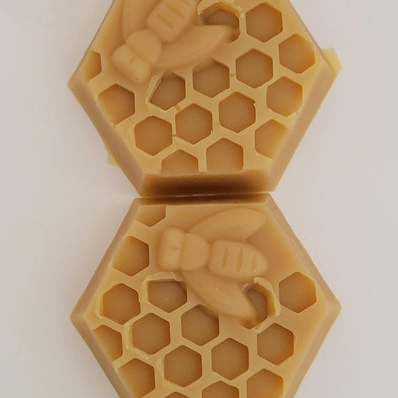 Buttermilk Honey Handcrafted Soap - Picture 4 of 5